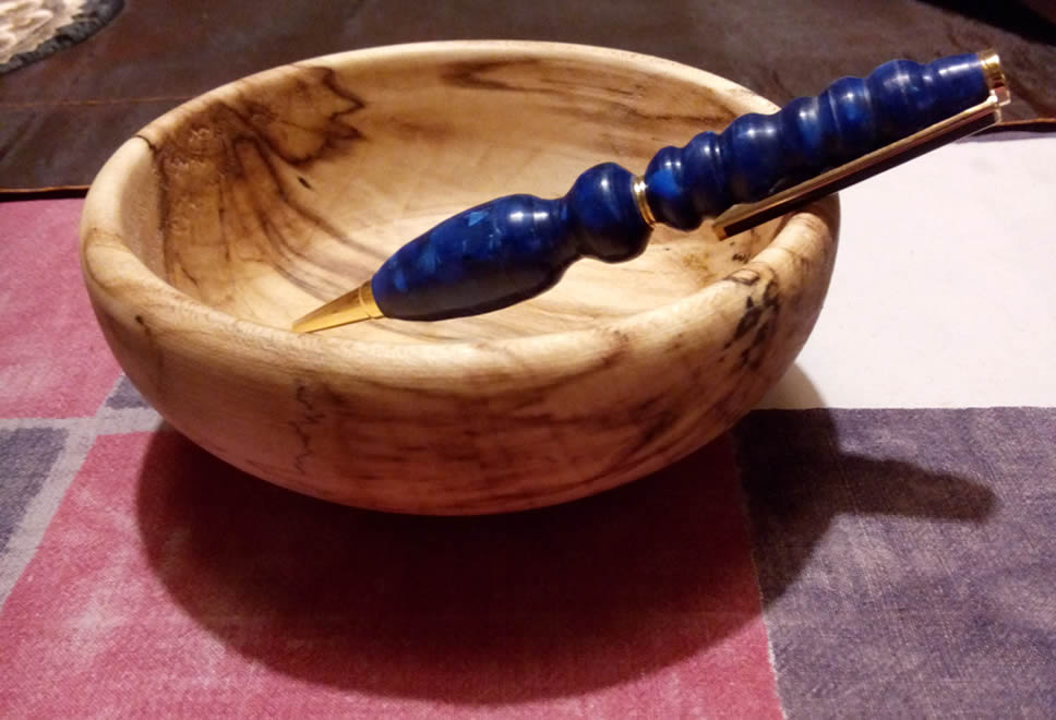 Acer pseudoplatanus (Sycamore) bowl with turned acrylic pen